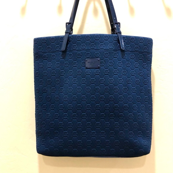 Michael Kors Neoprene & Patent Leather Tote Gently Used. Excellent Condition! - Picture 8 of 9